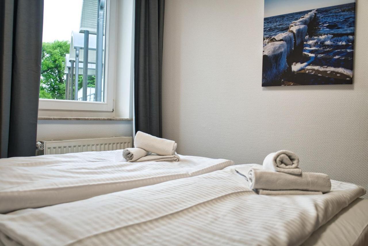 Strandnah, Balkon, Ahoi Erlebnisbad Gratis In Sellin - Strandresidenz Brandenburg Fewo 36 Гьорен Екстериор снимка